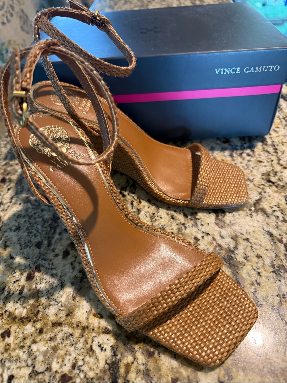 NEW Vince Camuto Ambee Raffia Wedge Sandals Golden Walnut Island Raffia Size 8M